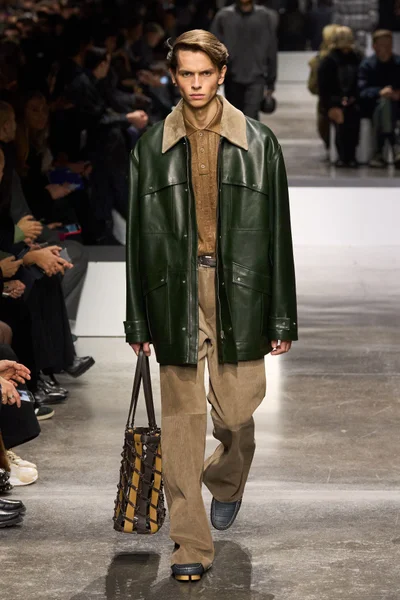 Look 26